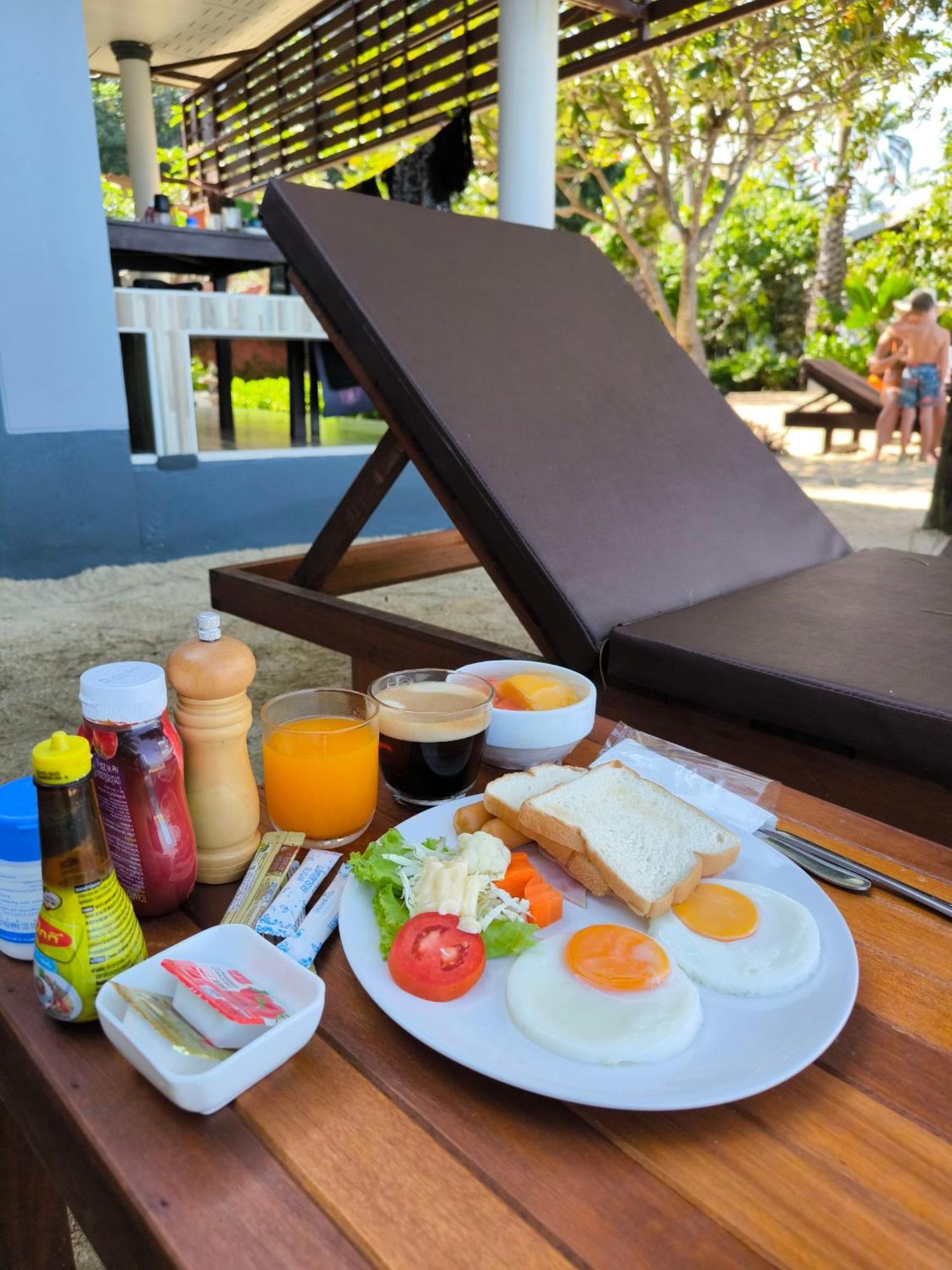 Maenam Villa Hotel Mae Nam Bagian luar foto