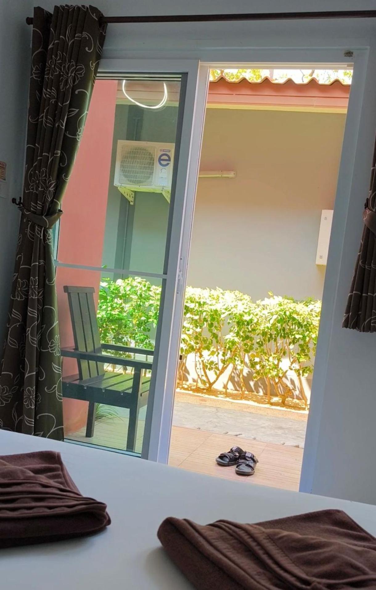 Maenam Villa Hotel Mae Nam Bagian luar foto